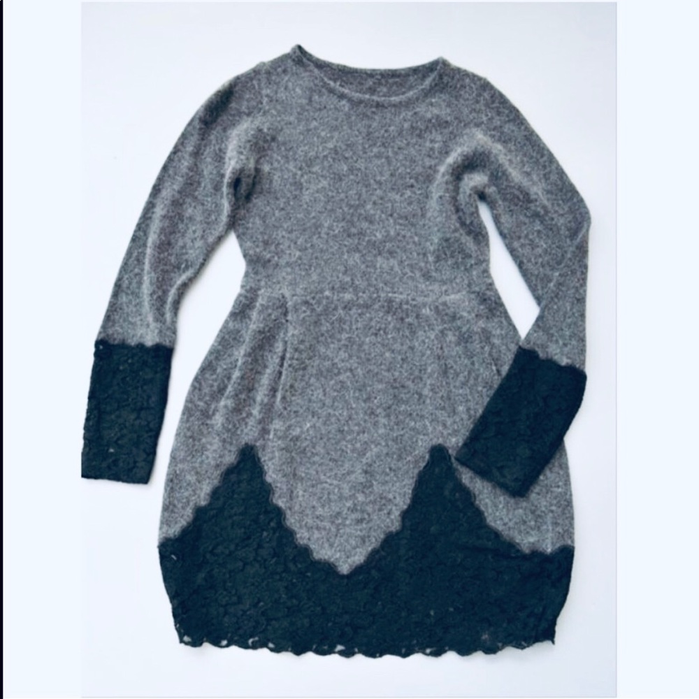 NWOT- beautiful Lace trimmed knit dress (S)